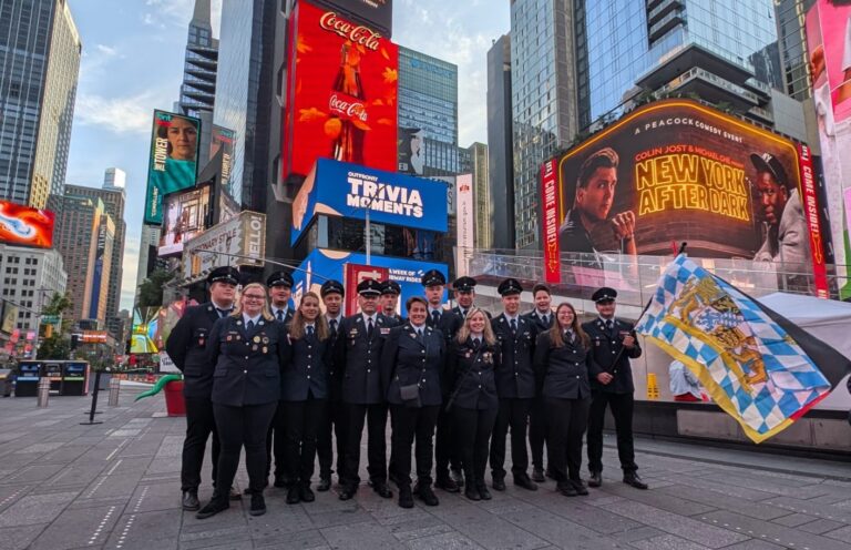 Mehr über den Artikel erfahren Feuerwehr Ursensollen besucht New York.